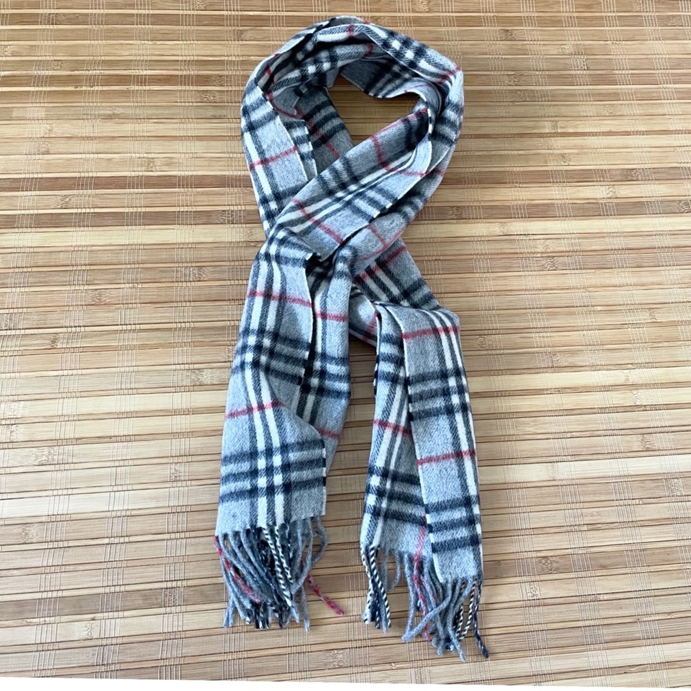 Vintage Burberrys of London Lambswool Scarf - Picture 4 of 5